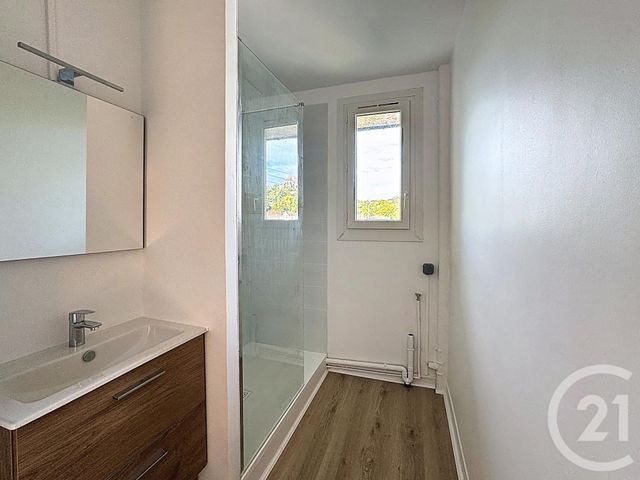 Appartement F3 à louer - 3 pièces - 59.08 m2 - PROVINS - 77 - ILE-DE-FRANCE - Century 21 Martinot Immobilier