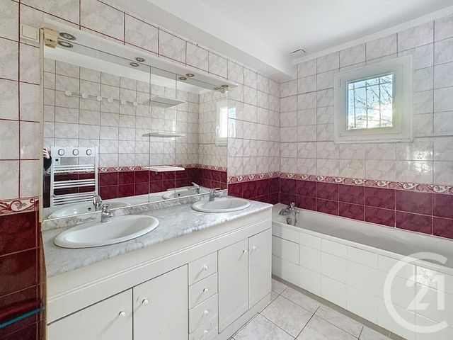 maison à louer - 5 pièces - 113.72 m2 - STE COLOMBE - 77 - ILE-DE-FRANCE - Century 21 Martinot Immobilier