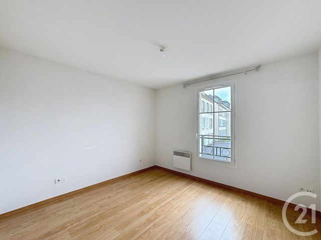 Appartement F3 à louer - 3 pièces - 56.8 m2 - PROVINS - 77 - ILE-DE-FRANCE - Century 21 Martinot Immobilier