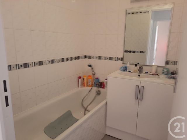 Appartement F3 à louer - 3 pièces - 52.85 m2 - PROVINS - 77 - ILE-DE-FRANCE - Century 21 Martinot Immobilier