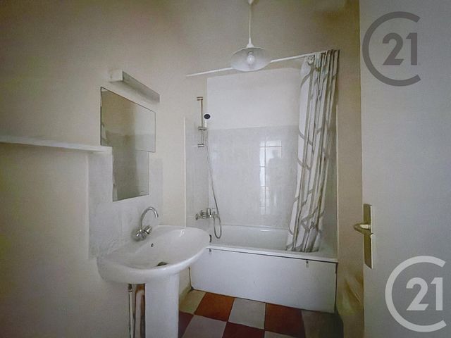 Appartement F2 à vendre - 2 pièces - 42.47 m2 - PROVINS - 77 - ILE-DE-FRANCE - Century 21 Martinot Immobilier