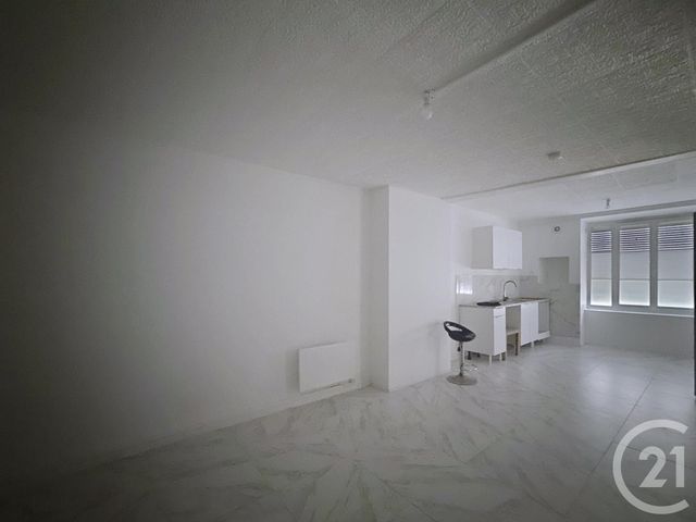 Appartement F1 à louer - 1 pièce - 34.0 m2 - LA FERTE GAUCHER - 77 - ILE-DE-FRANCE - Century 21 Martinot Immobilier