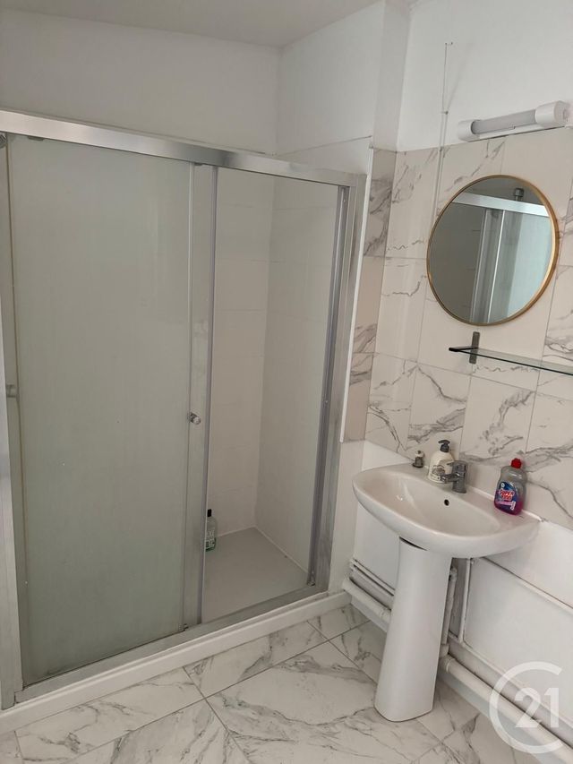 Appartement F1 à louer - 1 pièce - 34.0 m2 - LA FERTE GAUCHER - 77 - ILE-DE-FRANCE - Century 21 Martinot Immobilier