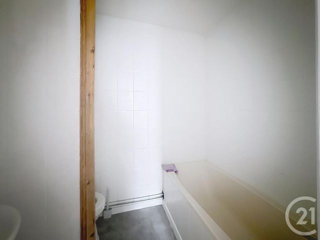 Appartement F4 à louer - 4 pièces - 71.0 m2 - LA FERTE GAUCHER - 77 - ILE-DE-FRANCE - Century 21 Martinot Immobilier