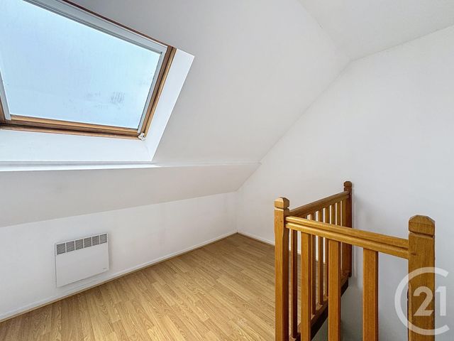 Appartement Studio à louer - 1 pièce - 25.4 m2 - PROVINS - 77 - ILE-DE-FRANCE - Century 21 Martinot Immobilier