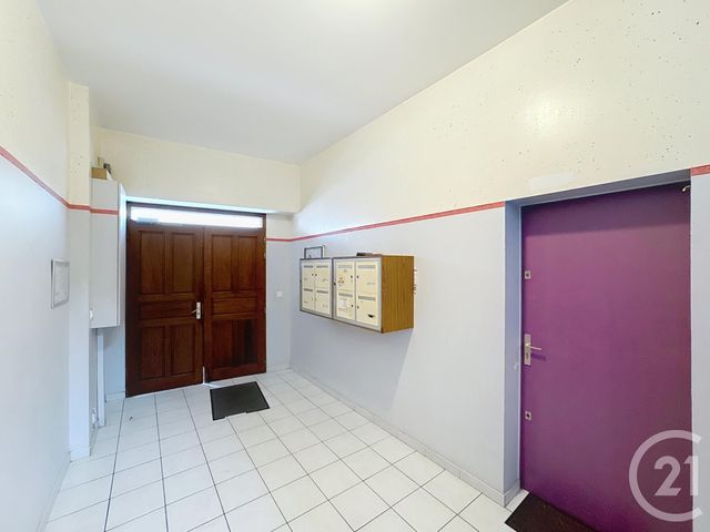 Appartement Studio à louer - 1 pièce - 25.4 m2 - PROVINS - 77 - ILE-DE-FRANCE - Century 21 Martinot Immobilier