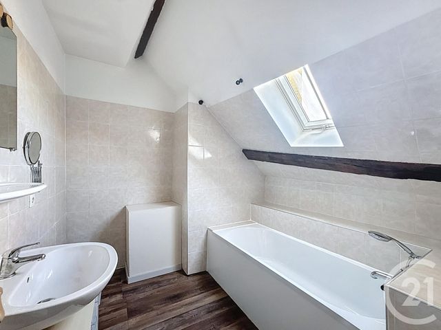 Appartement F4 à louer - 4 pièces - 78.6 m2 - PROVINS - 77 - ILE-DE-FRANCE - Century 21 Martinot Immobilier