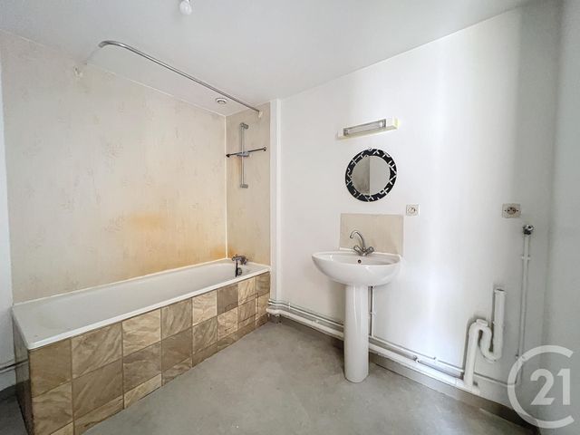 Appartement F2 à louer - 2 pièces - 39.2 m2 - PROVINS - 77 - ILE-DE-FRANCE - Century 21 Martinot Immobilier