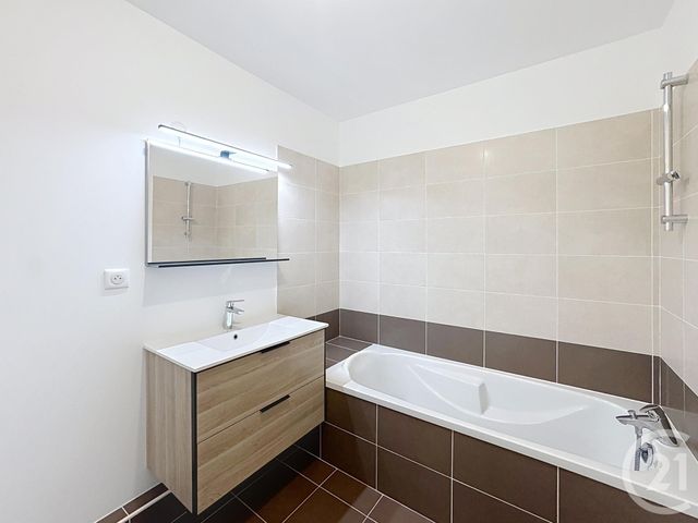 Appartement F3 à louer - 3 pièces - 56.98 m2 - PROVINS - 77 - ILE-DE-FRANCE - Century 21 Martinot Immobilier