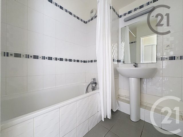 Appartement F3 à vendre - 3 pièces - 53.0 m2 - PROVINS - 77 - ILE-DE-FRANCE - Century 21 Martinot Immobilier