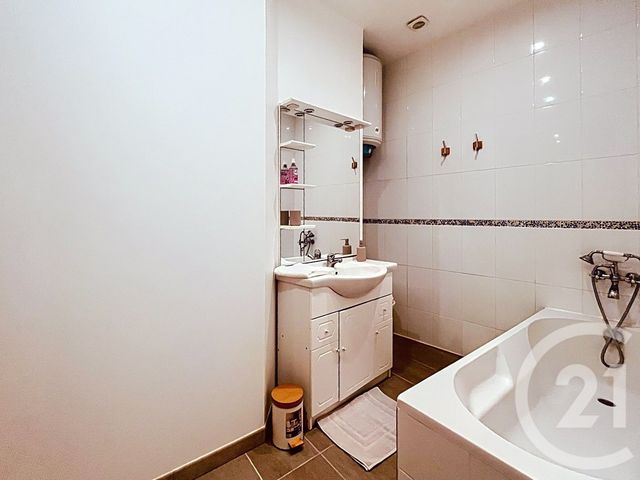 Appartement F3 à vendre - 3 pièces - 60.0 m2 - NOGENT SUR SEINE - 10 - CHAMPAGNE-ARDENNE - Century 21 Martinot Immobilier