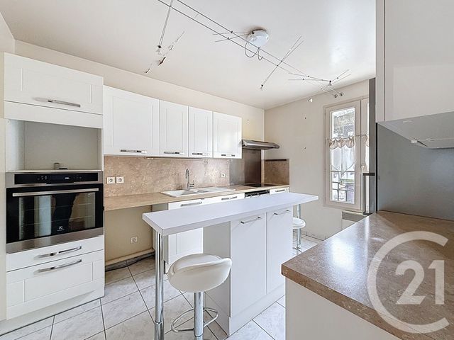Appartement F4 à vendre - 4 pièces - 99.6 m2 - PROVINS - 77 - ILE-DE-FRANCE - Century 21 Martinot Immobilier
