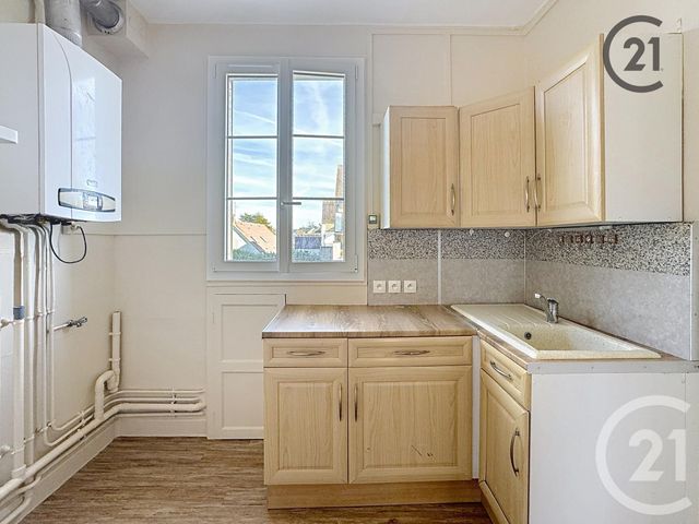 Appartement F3 à louer - 3 pièces - 59.4 m2 - PROVINS - 77 - ILE-DE-FRANCE - Century 21 Martinot Immobilier