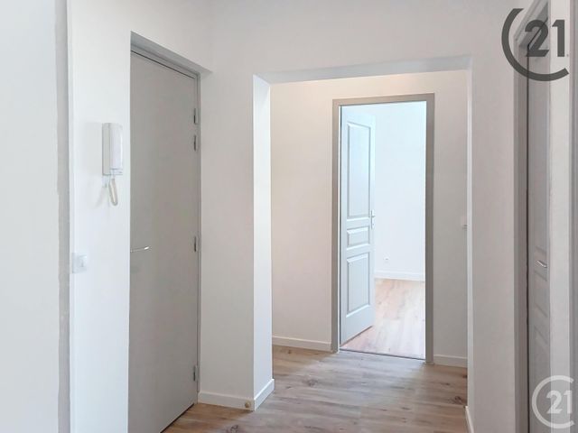 Appartement F3 à louer - 3 pièces - 60.59 m2 - PROVINS - 77 - ILE-DE-FRANCE - Century 21 Martinot Immobilier