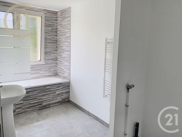 maison à louer - 4 pièces - 80.36 m2 - JUTIGNY - 77 - ILE-DE-FRANCE - Century 21 Martinot Immobilier