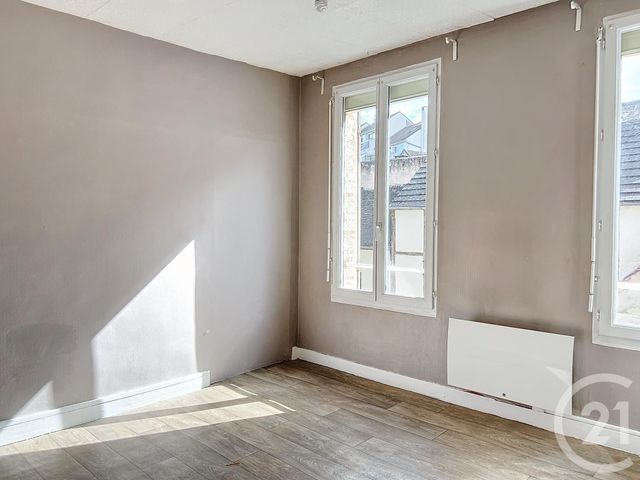 Appartement F2 à louer - 2 pièces - 42.0 m2 - PROVINS - 77 - ILE-DE-FRANCE - Century 21 Martinot Immobilier