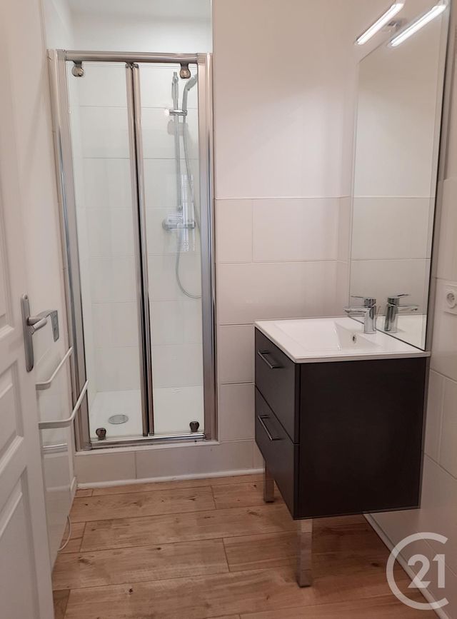 Appartement F3 à louer - 3 pièces - 60.2 m2 - DONNEMARIE DONTILLY - 77 - ILE-DE-FRANCE - Century 21 Martinot Immobilier