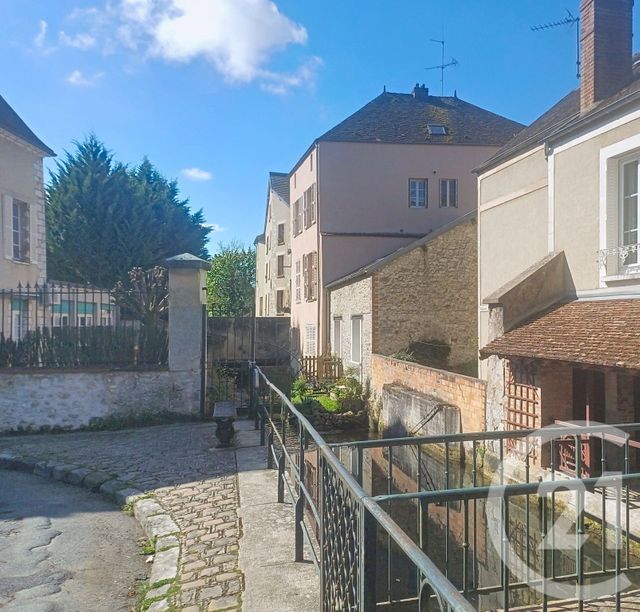 Appartement F1 à louer - 1 pièce - 32.25 m2 - PROVINS - 77 - ILE-DE-FRANCE - Century 21 Martinot Immobilier