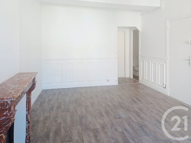 Appartement F1 à louer - 1 pièce - 32.25 m2 - PROVINS - 77 - ILE-DE-FRANCE - Century 21 Martinot Immobilier