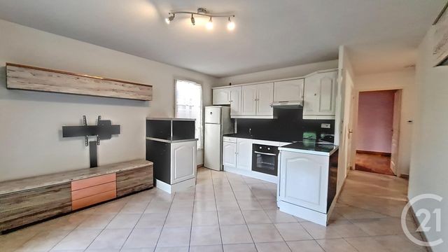 Appartement F2 à louer - 2 pièces - 46.0 m2 - PROVINS - 77 - ILE-DE-FRANCE - Century 21 Martinot Immobilier