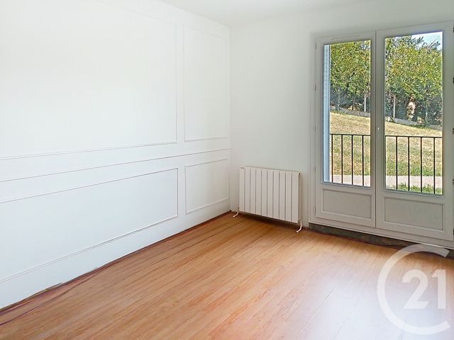 Appartement F3 à louer - 3 pièces - 63.21 m2 - PROVINS - 77 - ILE-DE-FRANCE - Century 21 Martinot Immobilier