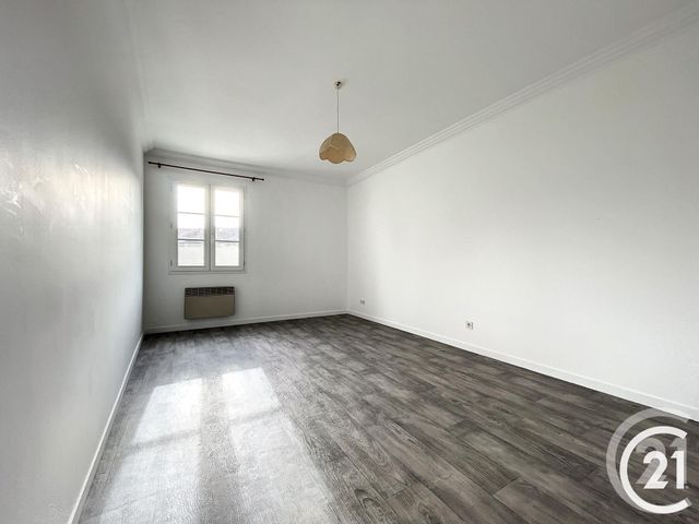 Appartement F2 à louer - 2 pièces - 48.47 m2 - PROVINS - 77 - ILE-DE-FRANCE - Century 21 Martinot Immobilier