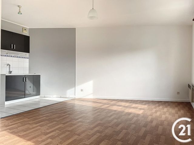 Appartement F2 à louer - 2 pièces - 48.47 m2 - PROVINS - 77 - ILE-DE-FRANCE - Century 21 Martinot Immobilier