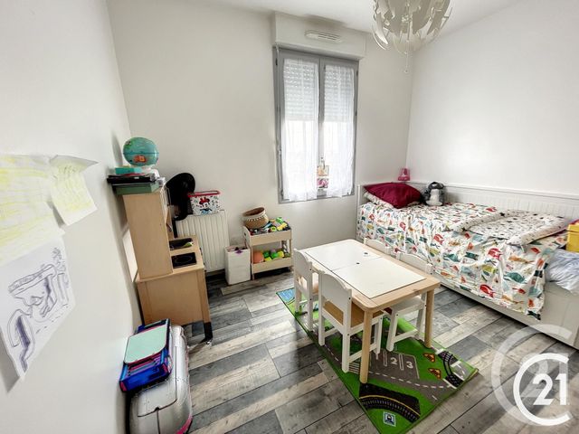 Appartement F4 à louer - 4 pièces - 77.34 m2 - NANGIS - 77 - ILE-DE-FRANCE - Century 21 Martinot Immobilier