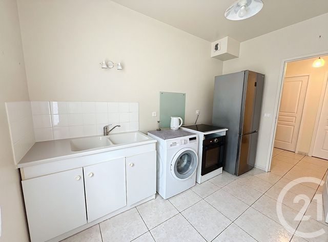 Appartement F2 à vendre - 2 pièces - 58.67 m2 - PROVINS - 77 - ILE-DE-FRANCE - Century 21 Martinot Immobilier