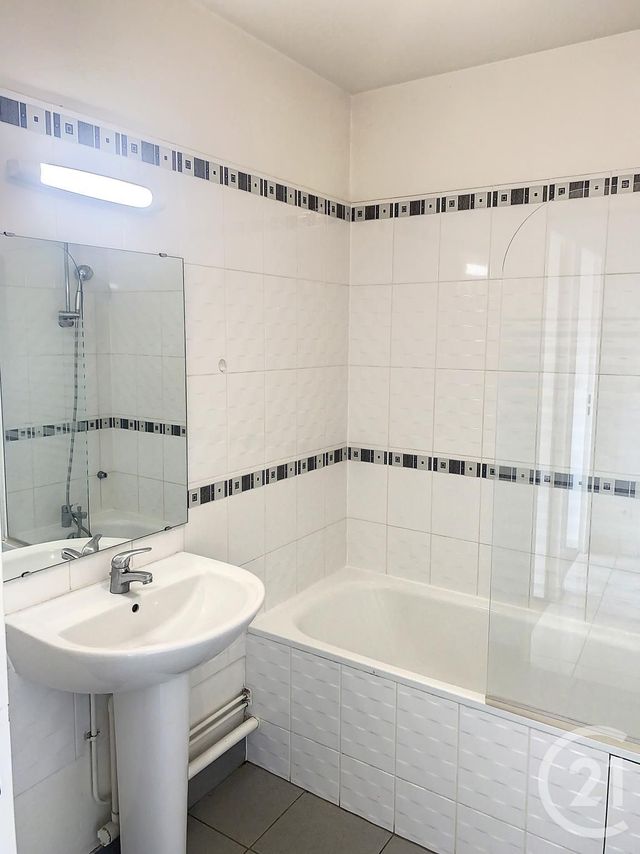 Appartement F3 à louer - 3 pièces - 52.62 m2 - PROVINS - 77 - ILE-DE-FRANCE - Century 21 Martinot Immobilier