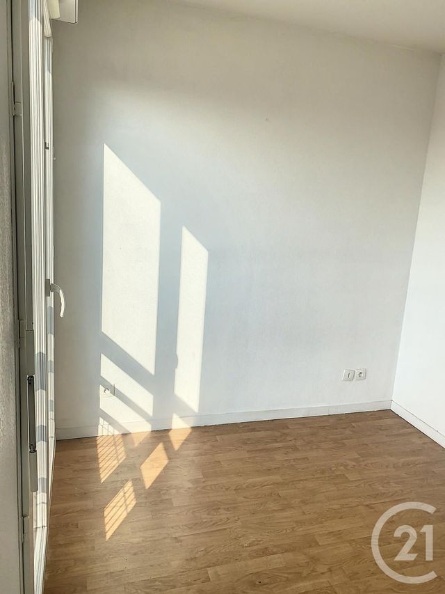 Appartement F3 à louer - 3 pièces - 52.62 m2 - PROVINS - 77 - ILE-DE-FRANCE - Century 21 Martinot Immobilier
