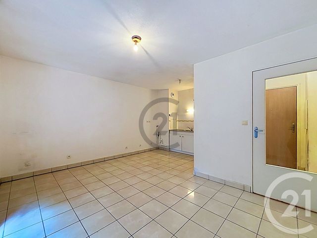 Appartement F2 à vendre - 2 pièces - 40.66 m2 - PROVINS - 77 - ILE-DE-FRANCE - Century 21 Martinot Immobilier