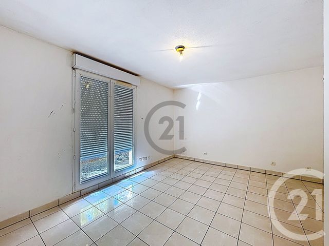 Appartement F2 à vendre - 2 pièces - 40.66 m2 - PROVINS - 77 - ILE-DE-FRANCE - Century 21 Martinot Immobilier