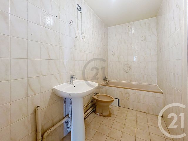 Appartement à vendre - 4 pièces - 75.0 m2 - PROVINS - 77 - ILE-DE-FRANCE - Century 21 Martinot Immobilier