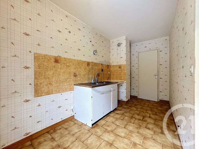 Appartement à vendre - 4 pièces - 75.0 m2 - PROVINS - 77 - ILE-DE-FRANCE - Century 21 Martinot Immobilier