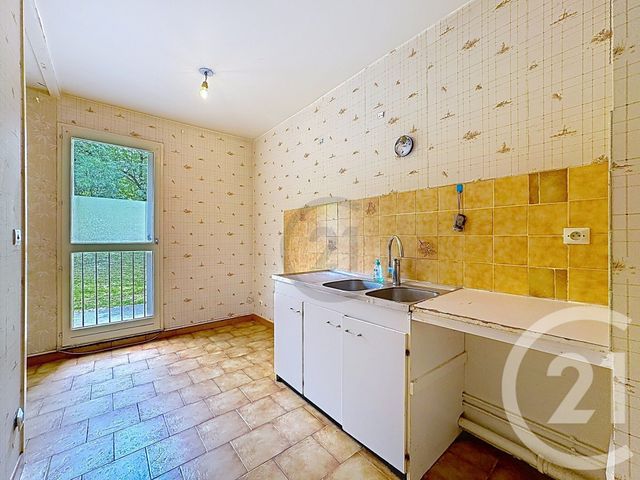 Appartement à vendre - 4 pièces - 75.0 m2 - PROVINS - 77 - ILE-DE-FRANCE - Century 21 Martinot Immobilier
