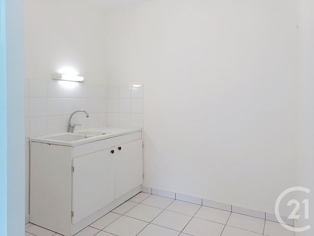 Appartement F2 à louer - 2 pièces - 44.26 m2 - PROVINS - 77 - ILE-DE-FRANCE - Century 21 Martinot Immobilier