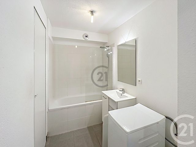 Appartement F3 à vendre - 3 pièces - 56.92 m2 - PROVINS - 77 - ILE-DE-FRANCE - Century 21 Martinot Immobilier