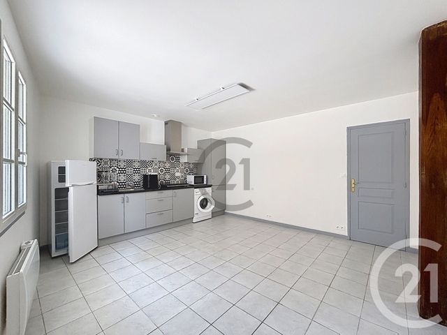 Appartement F1 à vendre - 1 pièce - 28.05 m2 - PROVINS - 77 - ILE-DE-FRANCE - Century 21 Martinot Immobilier