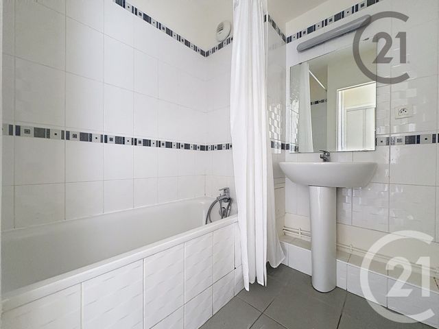 Appartement F3 à louer - 3 pièces - 53.06 m2 - PROVINS - 77 - ILE-DE-FRANCE - Century 21 Martinot Immobilier