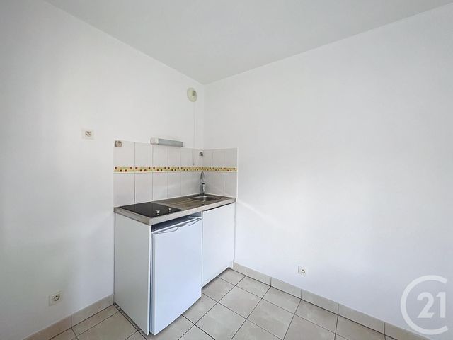 Appartement F1 à louer - 1 pièce - 19.82 m2 - PROVINS - 77 - ILE-DE-FRANCE - Century 21 Martinot Immobilier