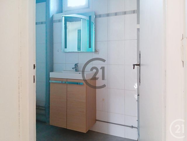 Appartement F2 à louer - 2 pièces - 32.1 m2 - PROVINS - 77 - ILE-DE-FRANCE - Century 21 Martinot Immobilier