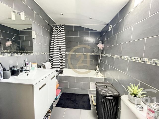 maison à louer - 3 pièces - 83.41 m2 - SOURDUN - 77 - ILE-DE-FRANCE - Century 21 Martinot Immobilier