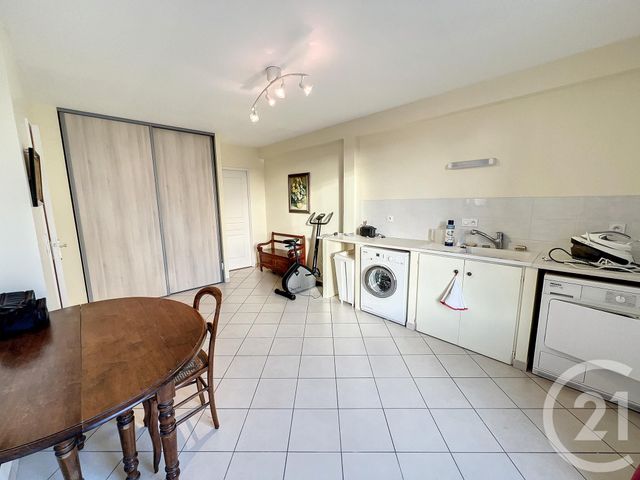 Appartement F6 à vendre - 6 pièces - 194.88 m2 - PROVINS - 77 - ILE-DE-FRANCE - Century 21 Martinot Immobilier