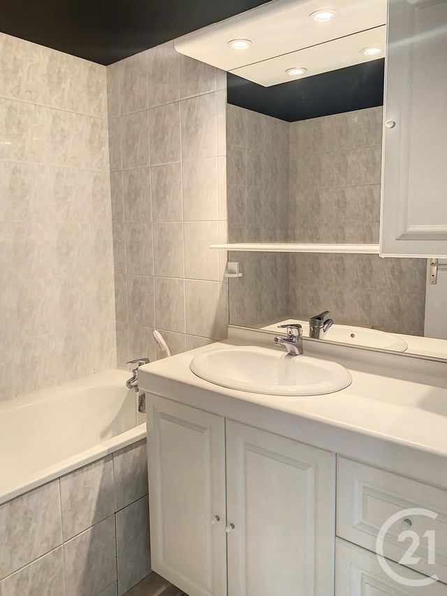 Appartement F2 à louer - 2 pièces - 47.3 m2 - PROVINS - 77 - ILE-DE-FRANCE - Century 21 Martinot Immobilier