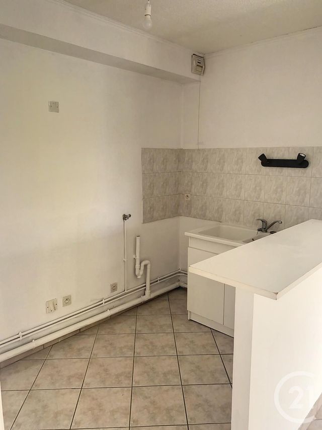 Appartement F2 à louer - 2 pièces - 47.3 m2 - PROVINS - 77 - ILE-DE-FRANCE - Century 21 Martinot Immobilier