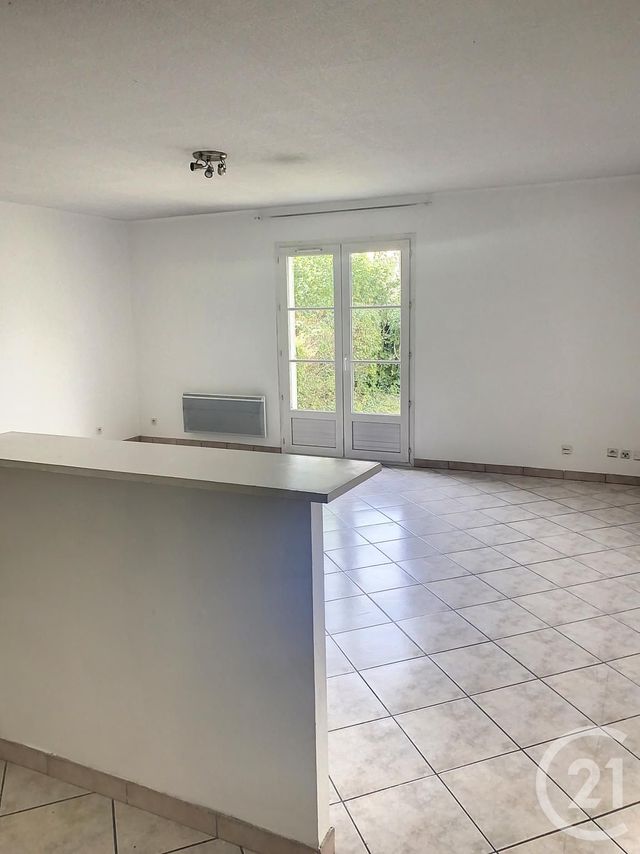 Appartement F2 à louer - 2 pièces - 47.3 m2 - PROVINS - 77 - ILE-DE-FRANCE - Century 21 Martinot Immobilier