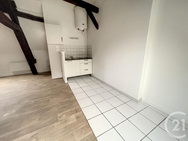 Appartement F1 à louer - 1 pièce - 24.61 m2 - PROVINS - 77 - ILE-DE-FRANCE - Century 21 Martinot Immobilier