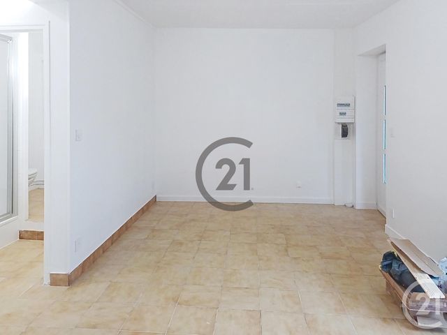 Appartement F1 à louer - 1 pièce - 28.11 m2 - PROVINS - 77 - ILE-DE-FRANCE - Century 21 Martinot Immobilier