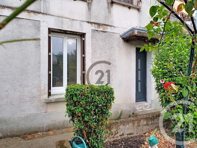 Appartement F1 à louer - 1 pièce - 28.11 m2 - PROVINS - 77 - ILE-DE-FRANCE - Century 21 Martinot Immobilier
